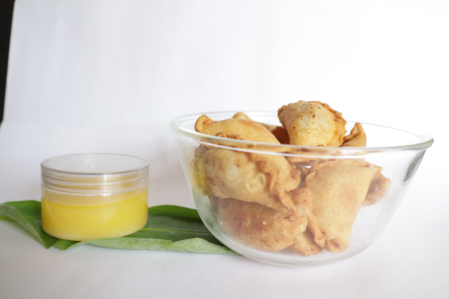 Apna Swad Festive Gift Box – Jaggery Thekua 400g (Pure Desi Ghee) + Khoya Perukiya 400g (Pure Desi Ghee) + Atta Nimki 400g (Classic) | 3-Pack